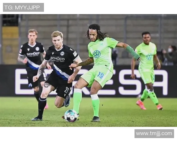 足总杯冷门：那不勒斯与多特蒙德激战成平局引发全场震惊